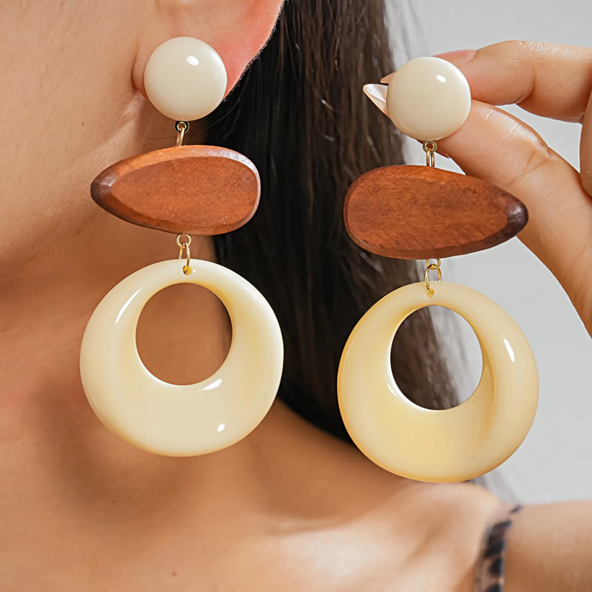 European and American Wooden Resin Round Water-drop Geometric Minimalist and Fashionable High-end Earrings for Women