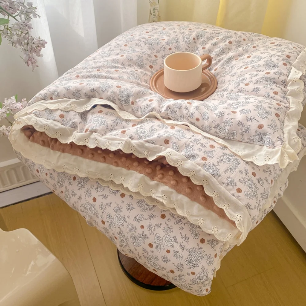 

Four Seasons Quilt Lace Ruffles French Style Double-Layer Yarn Bean Quilt Adult Double Spring and Autumn Warmth Comforter Quilt