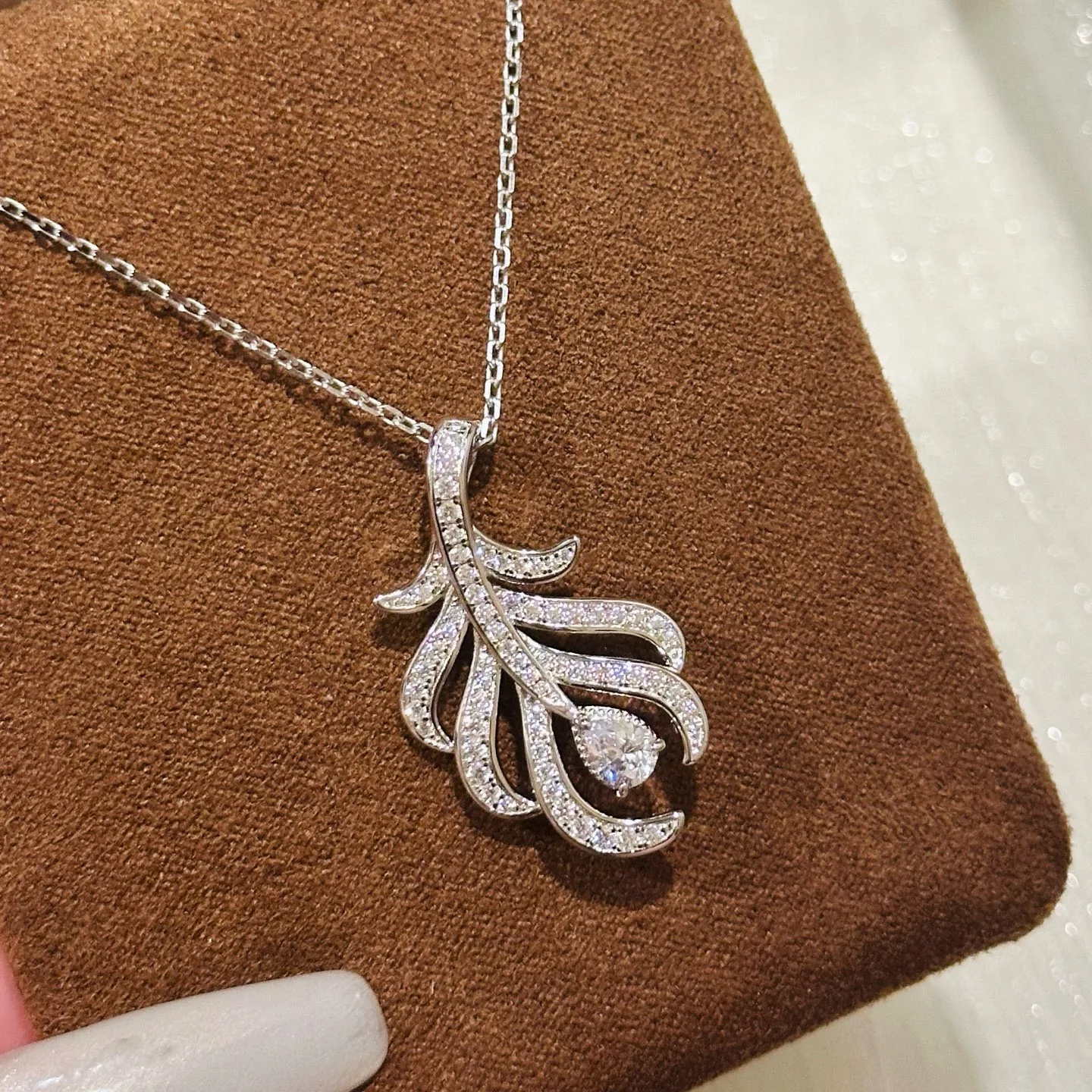 

Europe America S925 Sterling Silver Diamond Feather Top Quality Pendant Necklace Woman Exquisite Fine Jewelry
