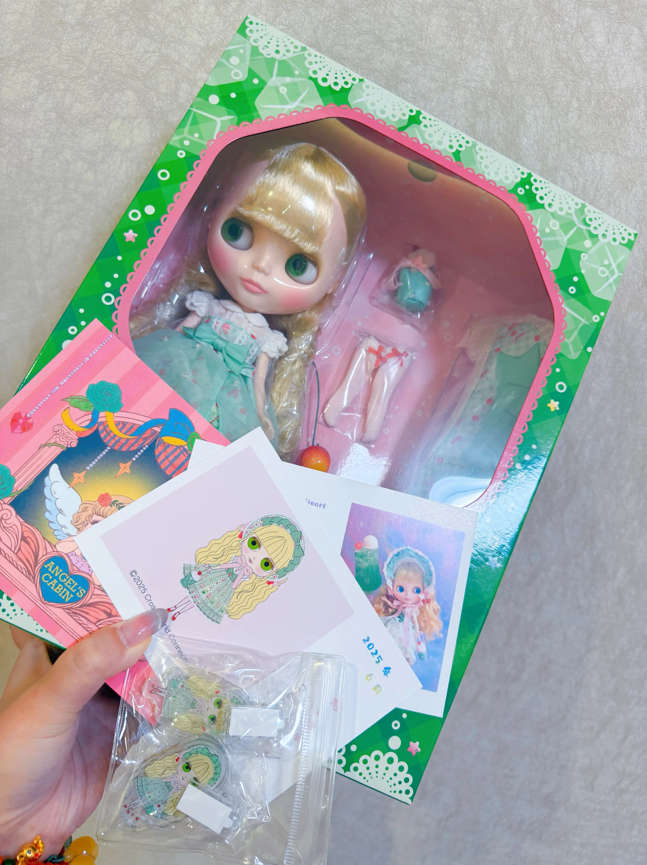 กล่องของขวัญท็อปซ็อป ลิมิเต็ด บลายธ์ บีเจดี ซีรีส์ครีมสวีทเชอร์รี่ พร้อมบรรจุภัณฑ์พิเศษ เหมาะสำหรับนักสะสมตุ๊กตา ของขวัญคริสต์มาส