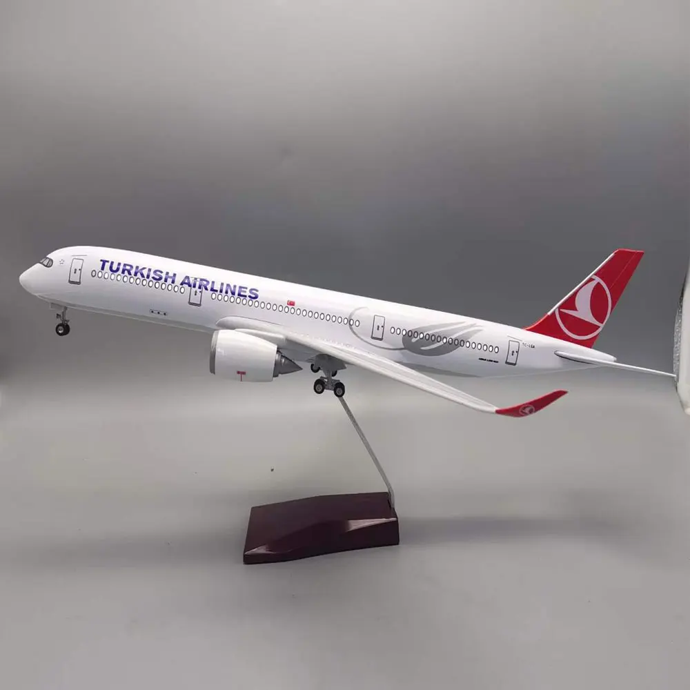 Airbus A350 Turkish Airlines 47CM 1:142 Scale Aircraft Model LED Light Die-casting Machine Collected As A Gift By Aviation