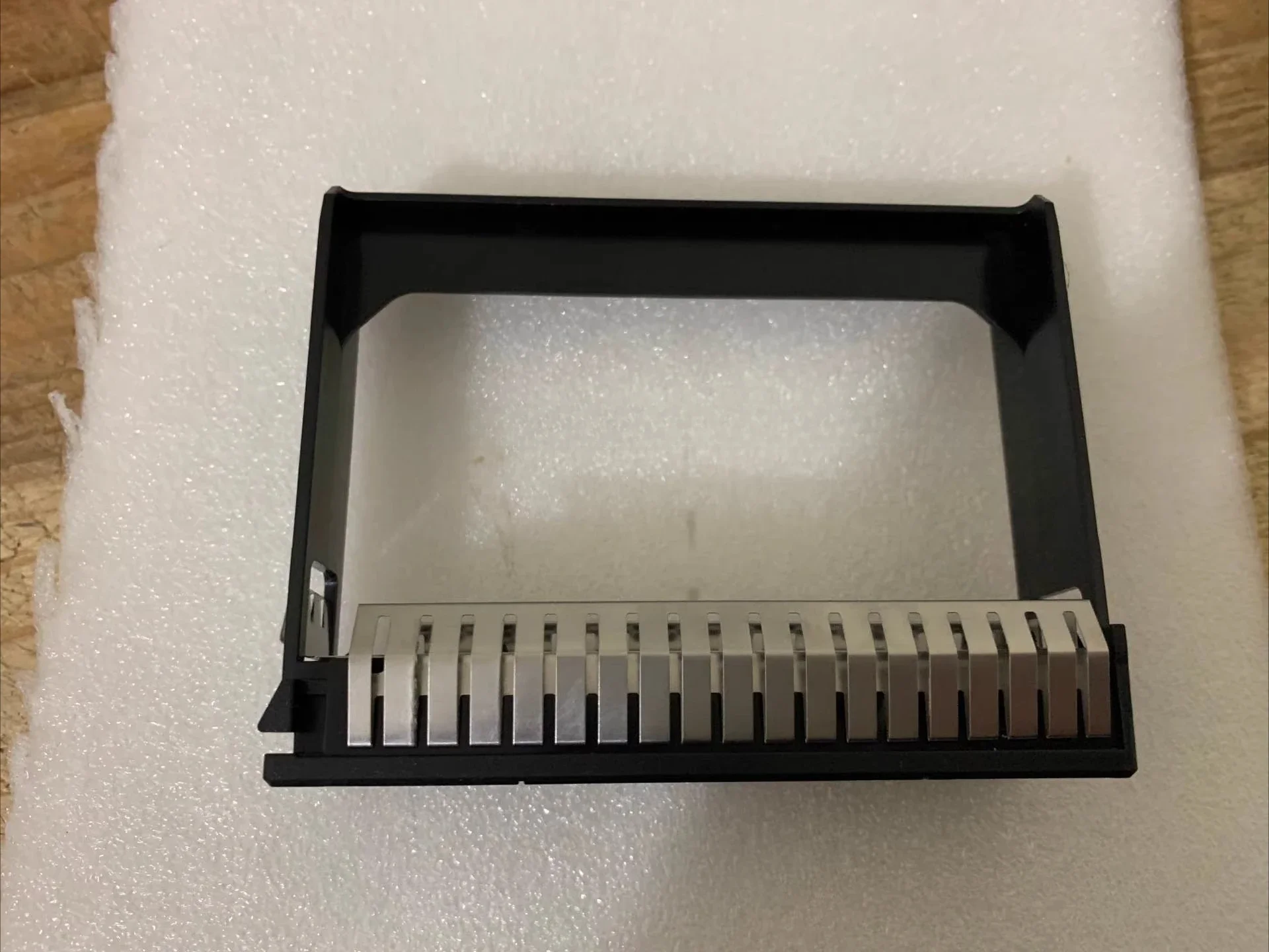 

For HP/H3C server DL380 388 160 180 G8 G9 G10 3.5 inch, hard disk plug dust proof