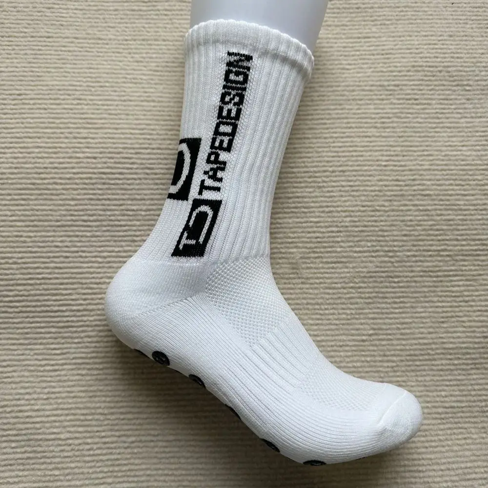 5/6 Pairs مريحة الاستغناء كرة القدم جوارب أنبوبية عدم الانزلاق كرة القدم الرجال الرياضة جورب تنفس القطن منتصف العجل الجوارب الرجال