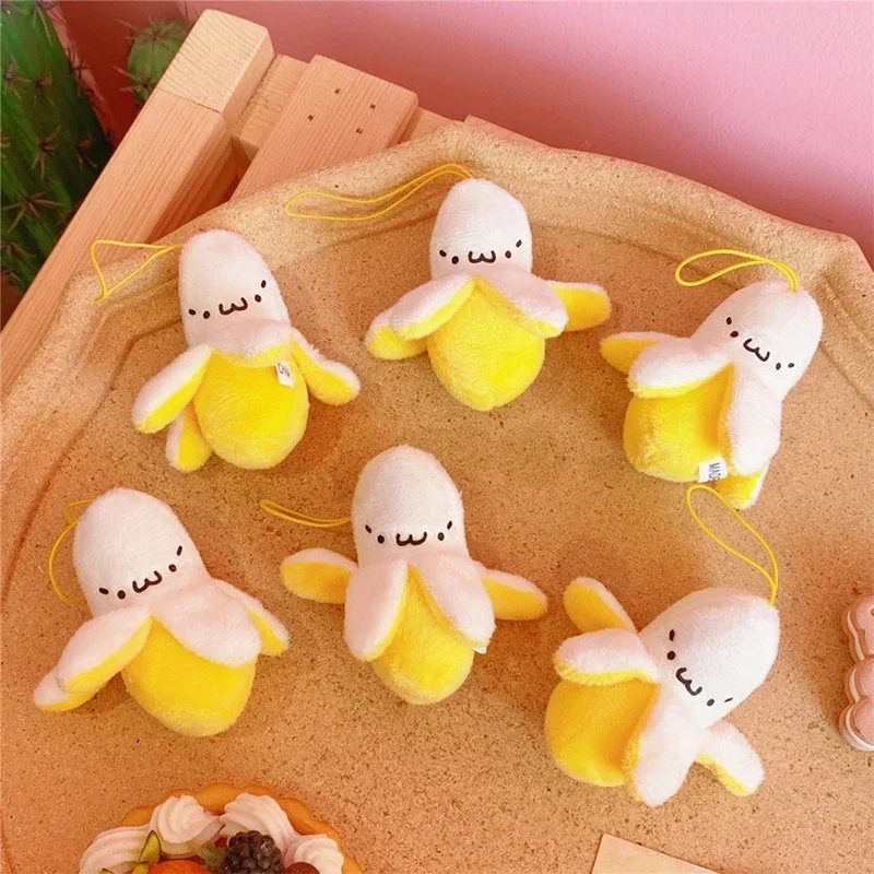 Creative Banana Shape จี้พวงกุญแจผู้หญิง Soft Plush ตุ๊กตา Charms สําหรับกระเป๋าถือตกแต่งวันหยุดของขวัญ