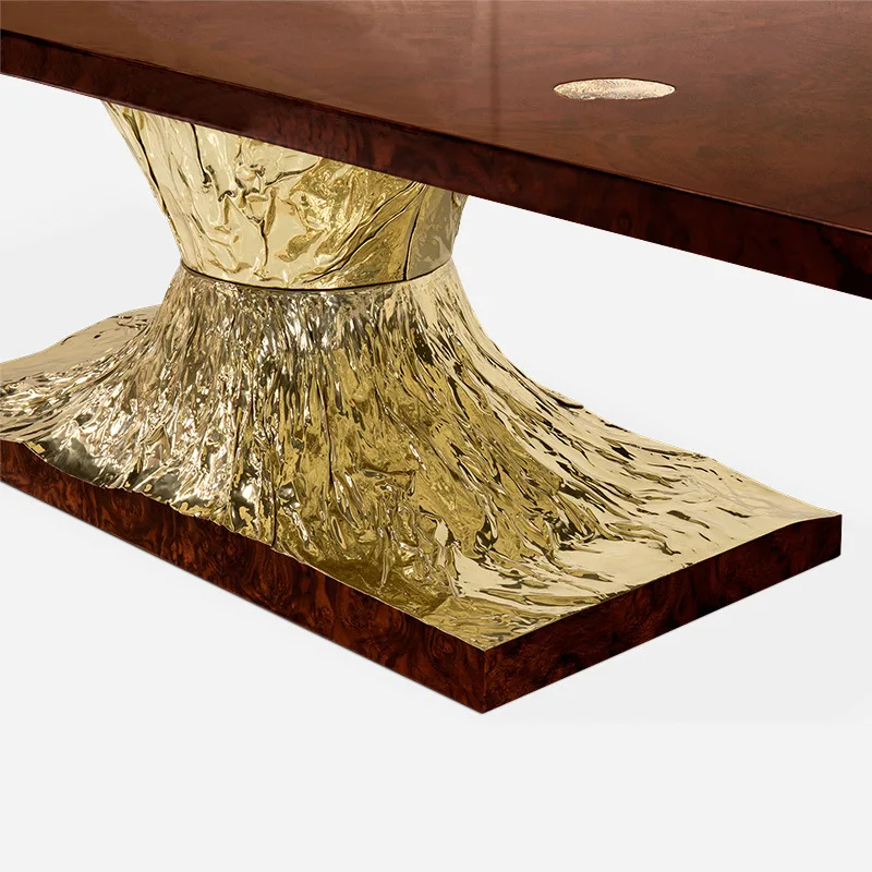 โต๊ะรับประทานอาหารระดับไฮเอนด์