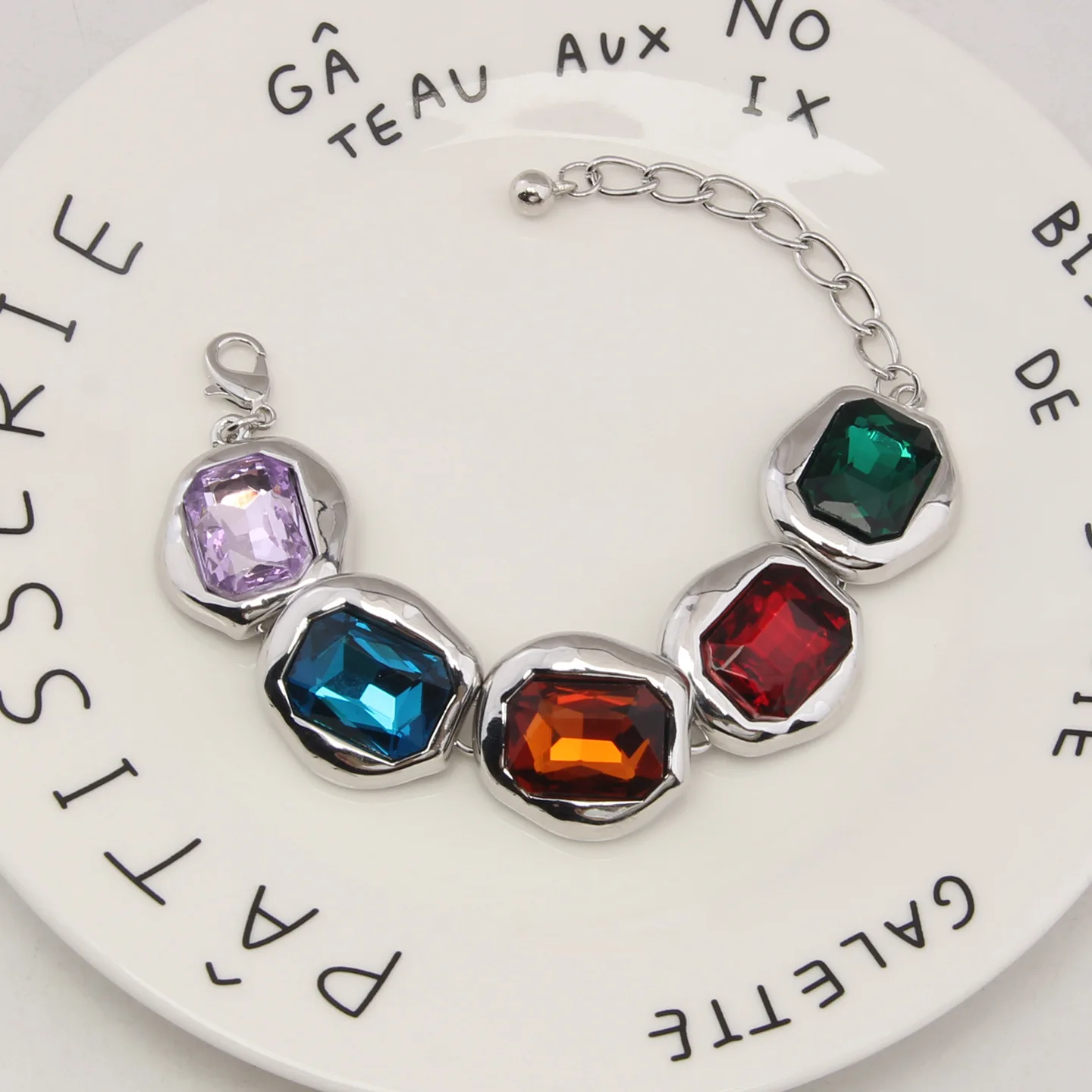 مجموعة أقراط سوار من الأحجار الكريمة المربعة هندسية ملونة مبالغ فيها للنساء مجموعة مجوهرات فاخرة أنيقة هدية للذكرى السنوية للحفلات