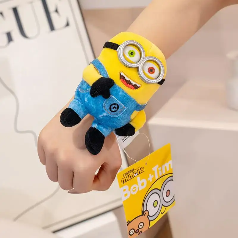 Ultimo braccialetto da polso con anello Minion Papa, bambola di peluche Kawaii, cartone animato, anime, cuscino carino, regalo di compleanno per bambini, bambola divertente