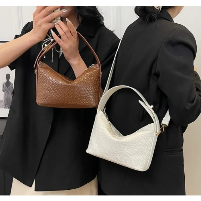 Woven Leather High Quality Crossbody Elegant Multifunctional Zipper Closure Anti Spill Large Capacity Handmade Ladies Handbag