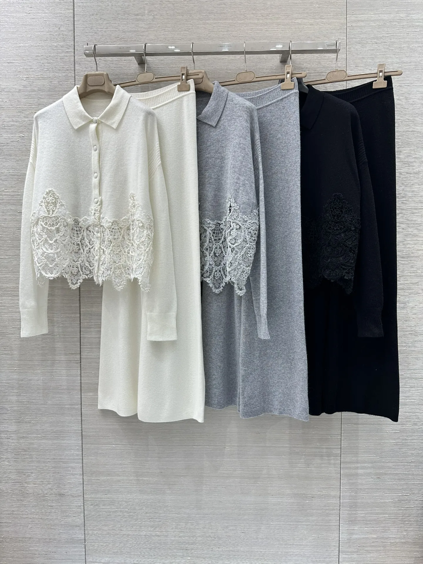 

Women Cashmere Pants Suit Autumn Lace Embroidery Single Breasted Turn-down Collar Cardigan + Elastic Waist Trousers Knitted Set