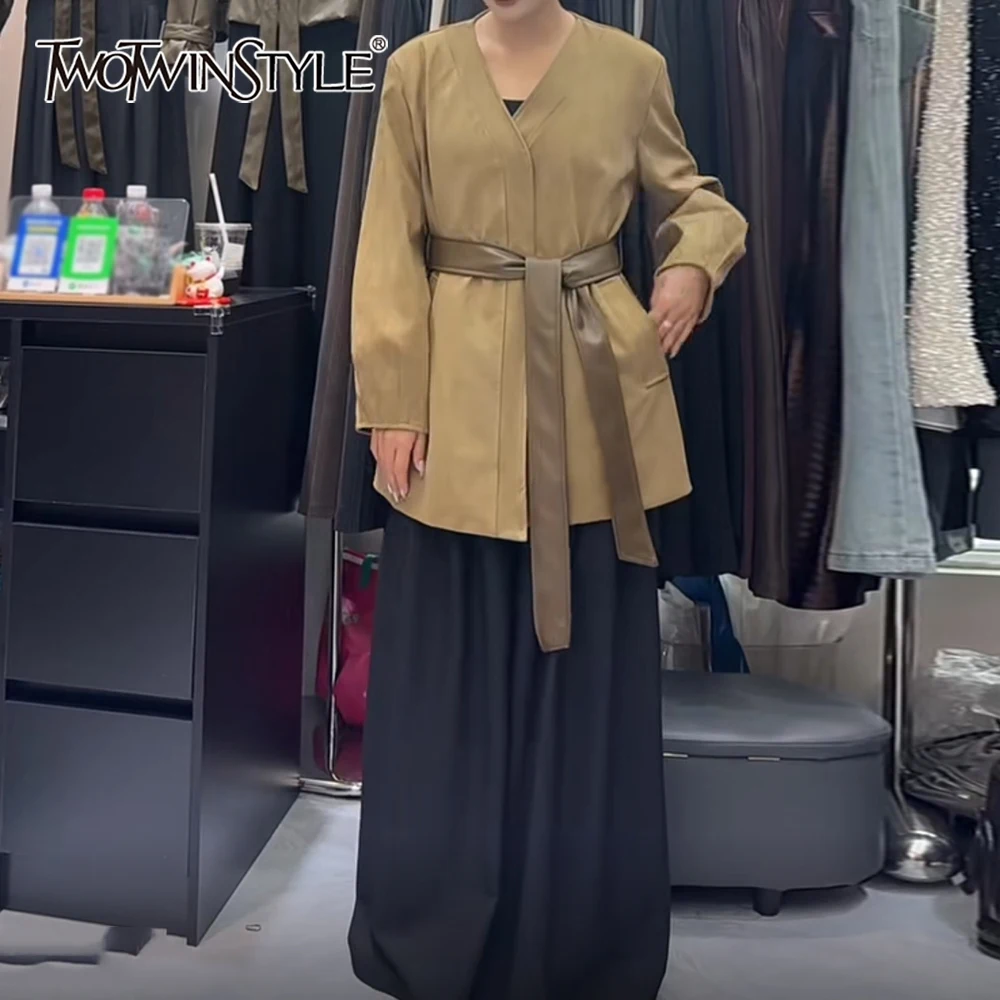 

TWOTWINSTYLE однотонная базовая куртка на шнуровке, женская свободная уличная одежда с v-образным вырезом и длинными рукавами, женские куртки, осенняя мода, новинка