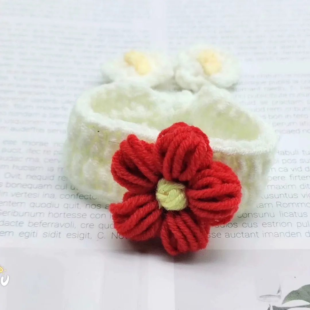 

2PCS Small Radish Woolen Knitted and Woven Bracelet Small Red Flower Bracelet, Ponytail Hair Band