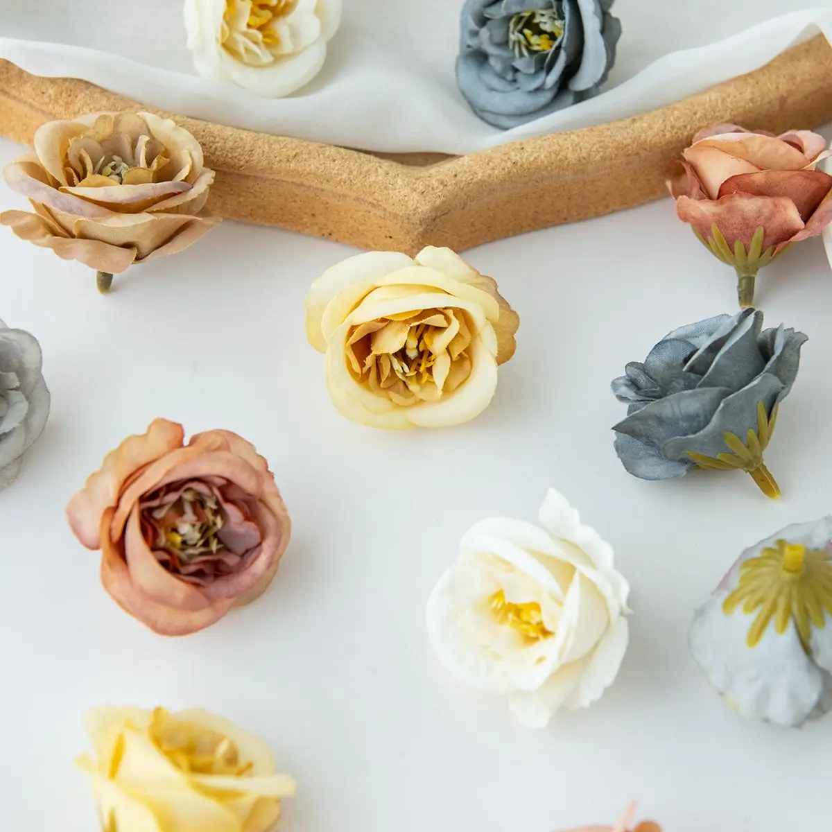 5/10 Stück Seiden-Kunstblumen Rosen Bestseller DIY Geschenkbox Weihnachtskranz Heimfest Party Outdoor Gartendekoration Hochzeit – Detail 4