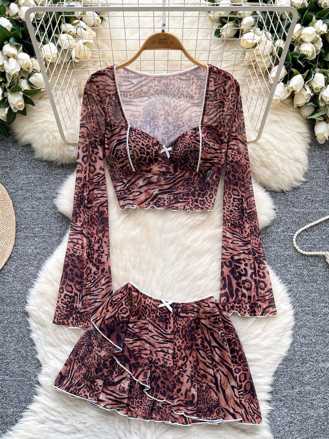 Dopne Pure Desire สาวเผ็ดฤดูร้อนเสือดาวพิมพ์ Crop Top ยาว Sve ชุดสตรี + กระโปรงเอวสูงกระชับสัดส่วน