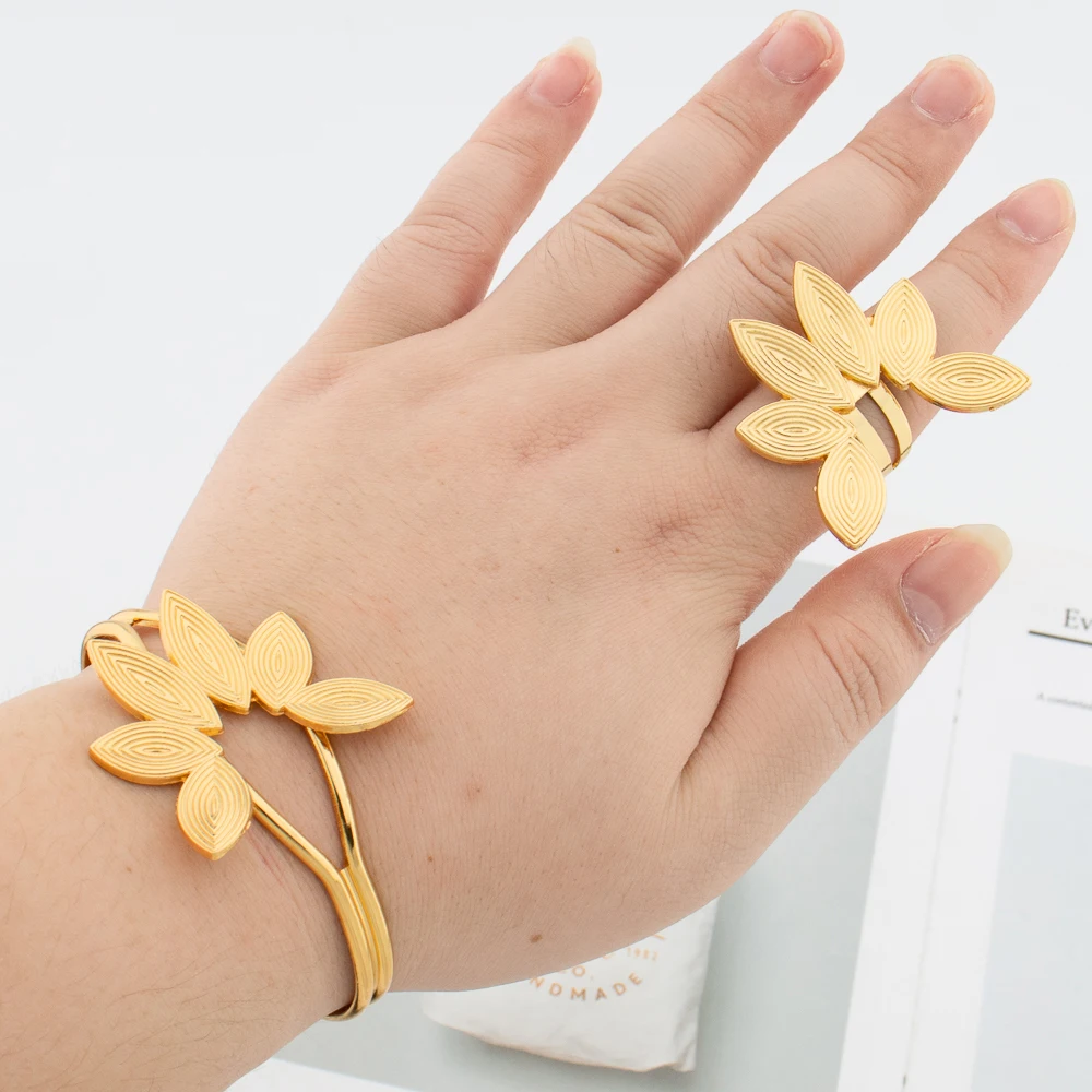 

Large Hoop Bangle for Women Fashion Italian Dubai Gold Color Bracelet Ring Jewelry Set Luxury Copper Wedding Birthday Party Gift