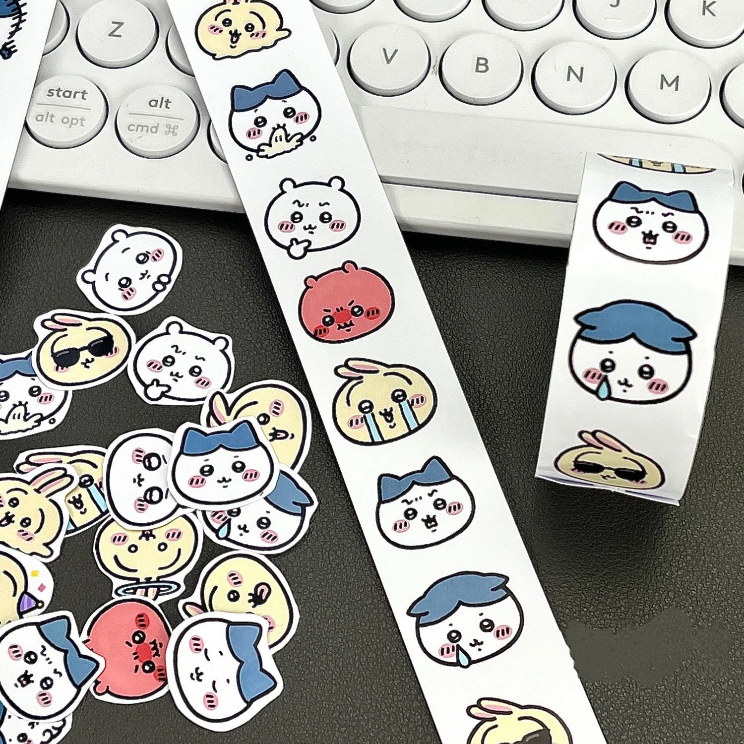 500Pcs Chiikawas Cartoon Kawaii Emoji Roll Stickers Hand Ledger Notebook Phone Case Sealing Decoration Sticker Children Toys