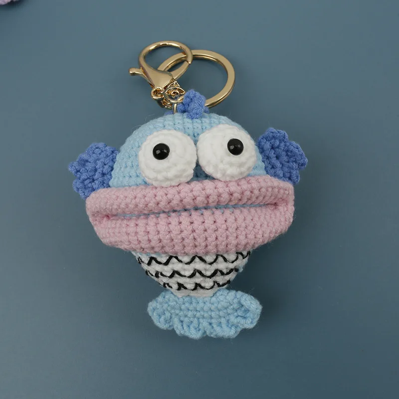 Lustiger gehäkelter Wurstfisch-Schlüsselanhänger, handgewebter Fisch-Anhänger, kreativer gestrickter Tier-Rucksackanhänger, lustiges Geschenk – Detail 6