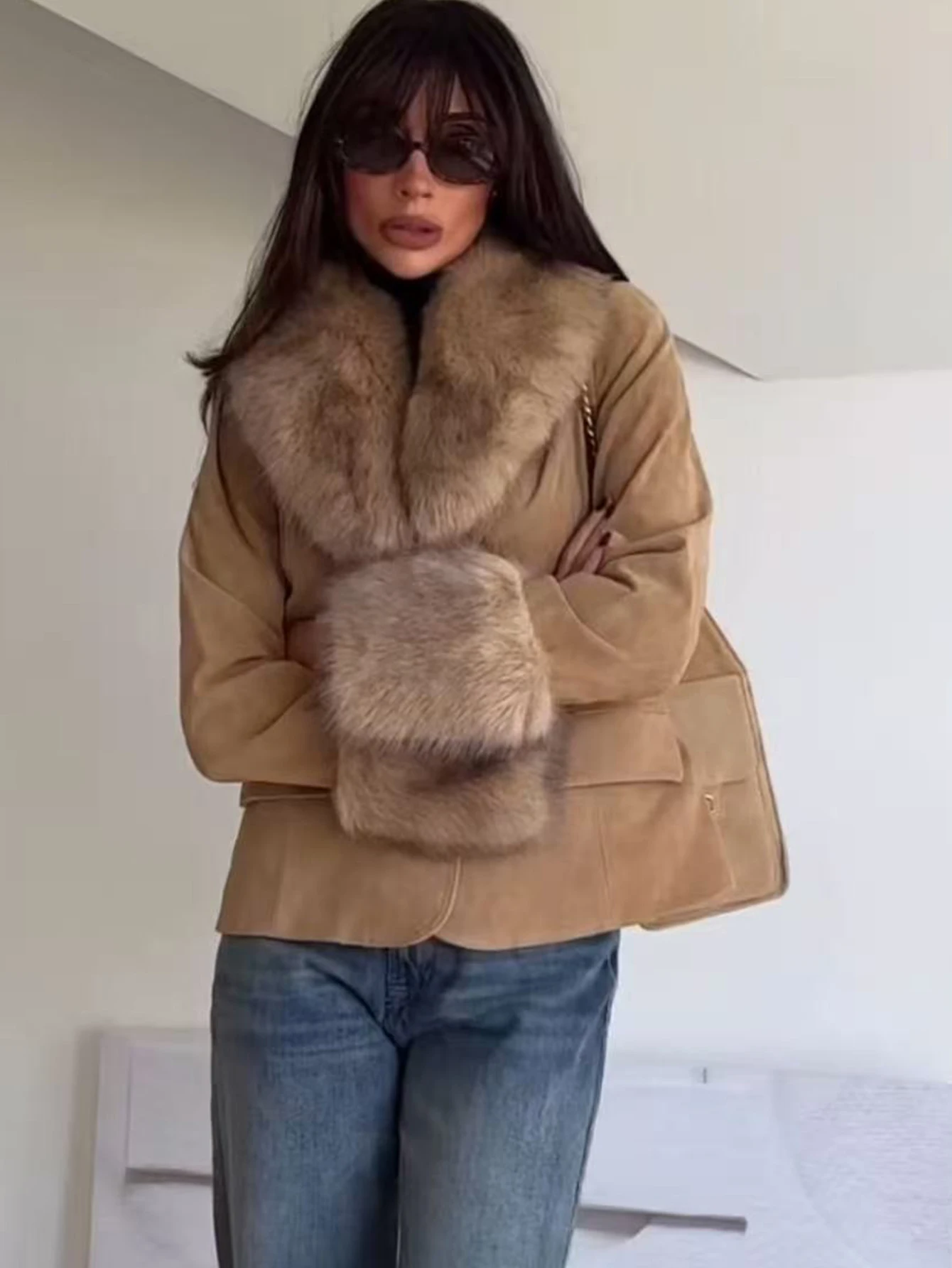 

Faux Fur Neck Solid Short Suede Coats Women Elegant Fur Sleeve Single Breasted Jackets Female Autumn Winter Chic Coats