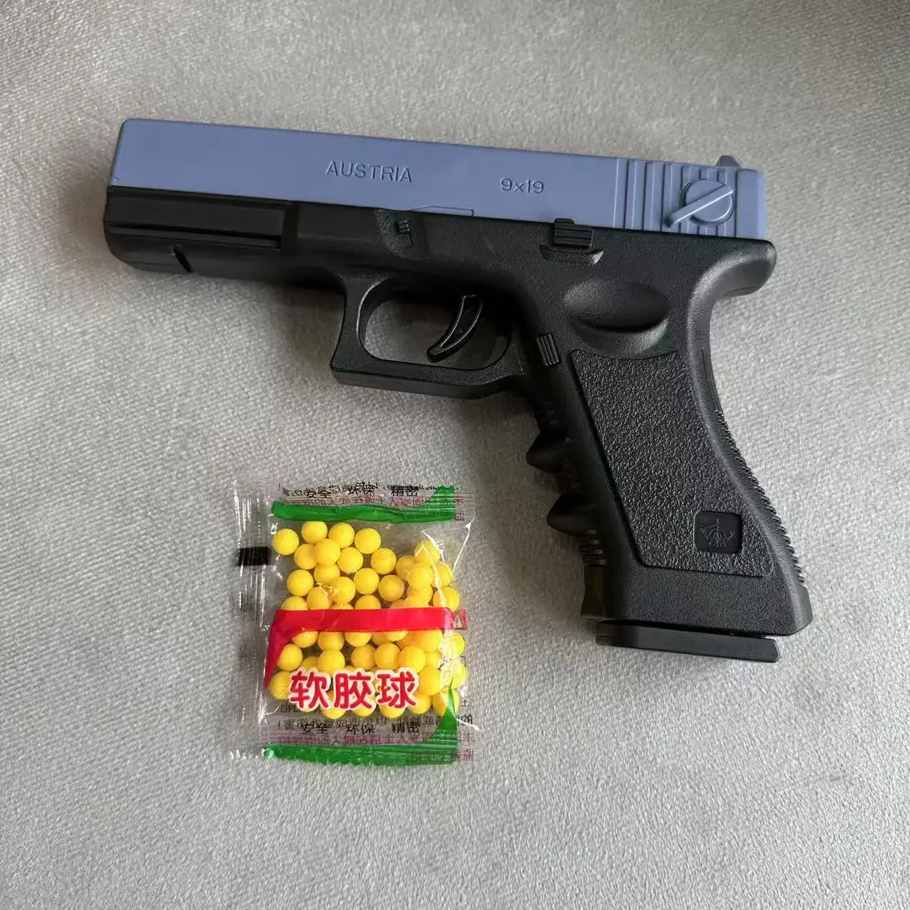 2025年製 エアガン ピストル レーザー付き ベーシッククラス おもちゃ銃 ソフト弾 アウトドアスポーツ CSゲーム 武器 男の子 ハロウィンプレゼント