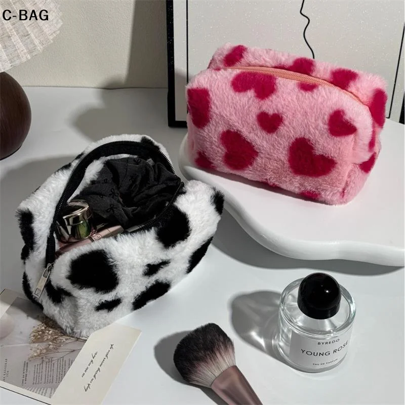 مقلمة من القطيفة على شكل قلب لطيف على شكل قلب جرلي، حقيبة مستحضرات تجميل ذات سعة كبيرة، منظم تخزين محمول للسفر لهدايا النساء