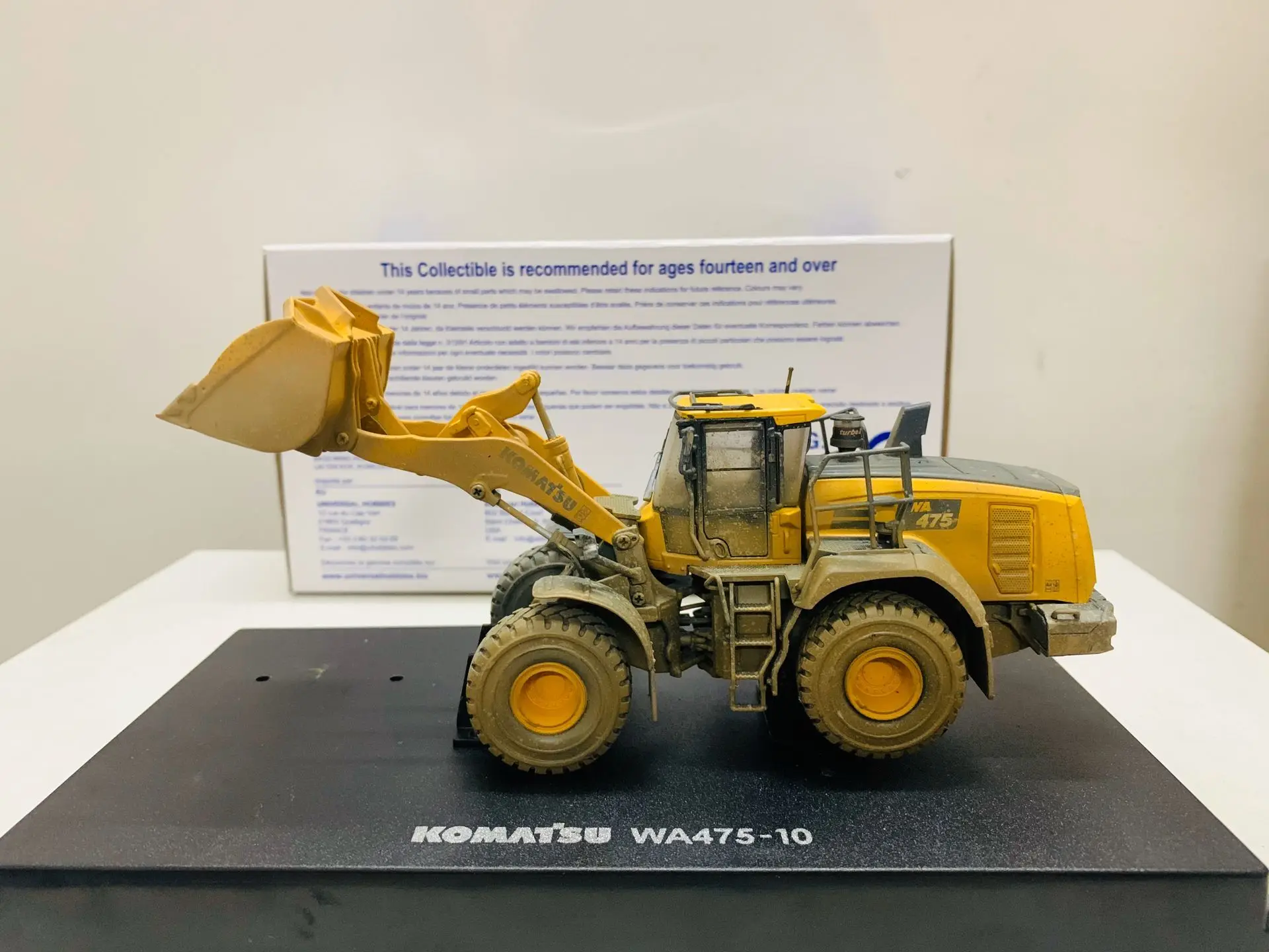 Komatsu WA475-10 Wheel Loader Muddy Version 1:50 Scale DieCast Model UH8146 New