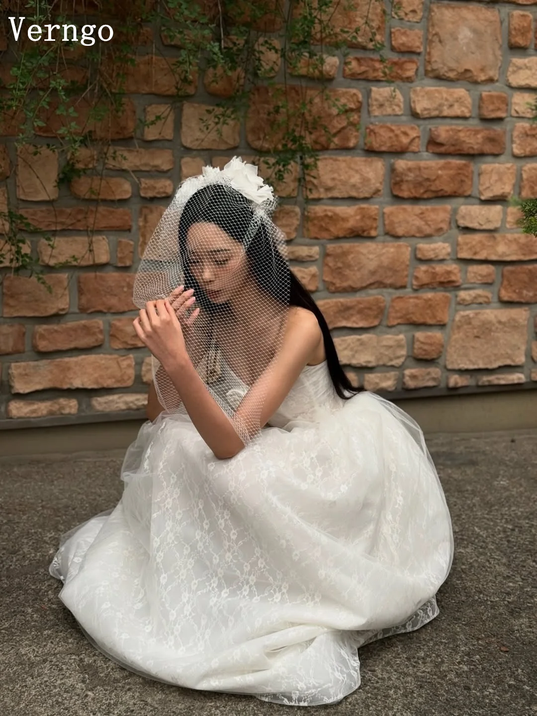 فستان زفاف Verngo دانتيل Straplees أنيق مطوي فساتين زفاف كوريا A Line صورة فساتين حفلات الزفاف حسب الطلب