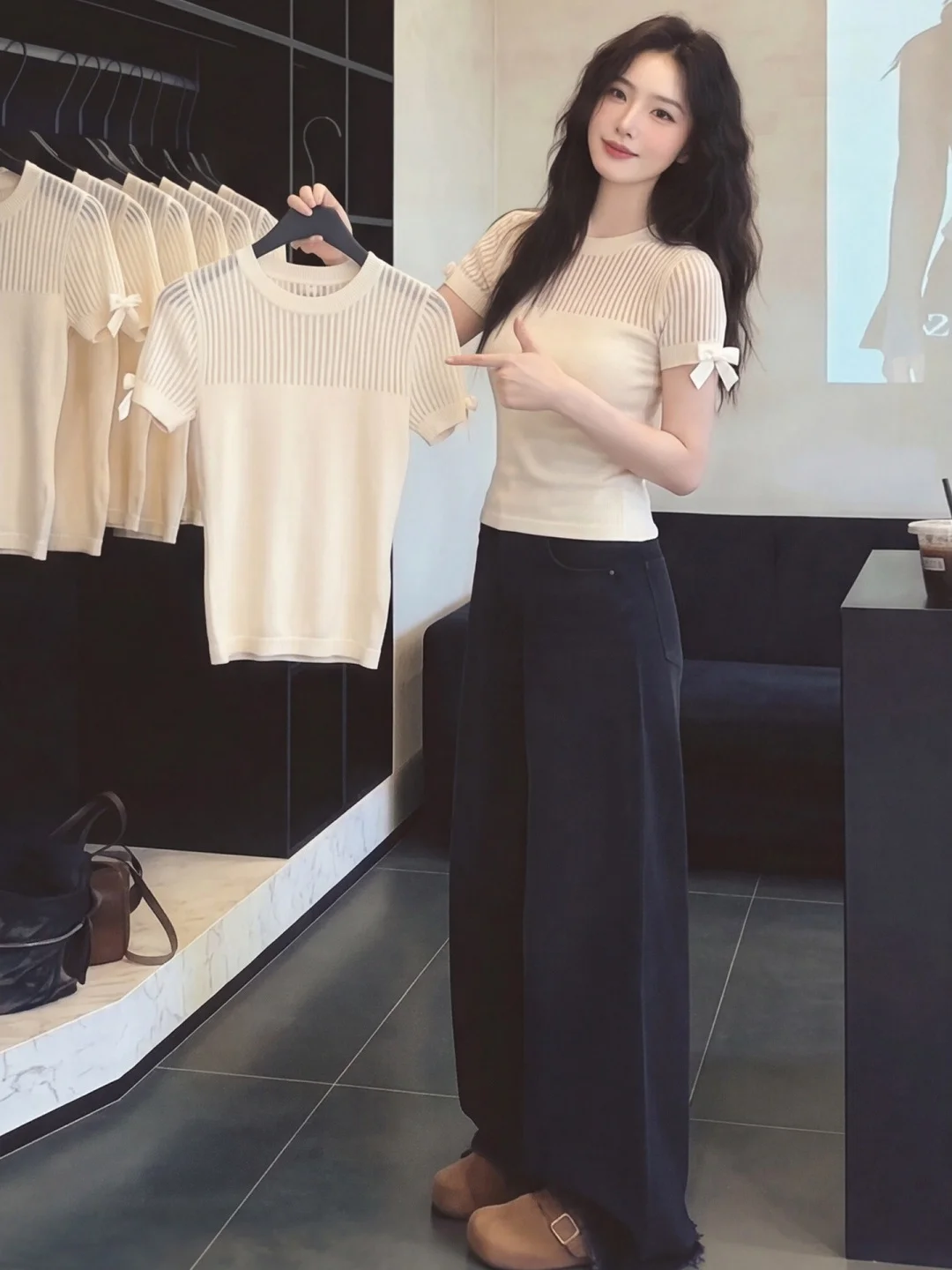 

Unique Korean Style White Hollow Knot Ice Silk Knitted Short Sleeve T-Shirt Women's Fashionable Short Top Summer