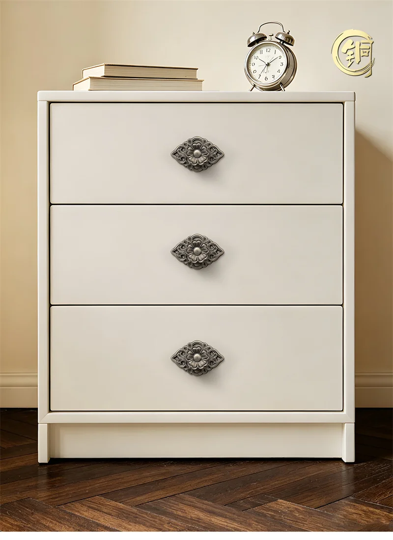 Retro Carved Brass Closet Pull Handles European Vanity TV Cabinet Drawer Knob Handles Wardrobe Shoe Pulls For Home Decor