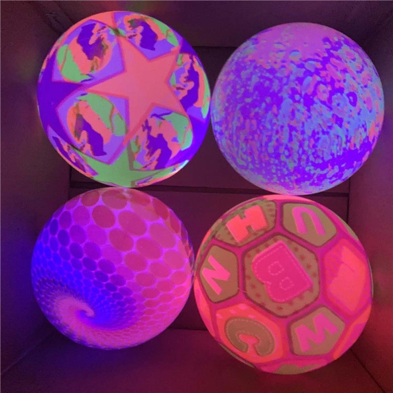 Bola de borracha inflável brilhante para meninos e meninas, produto macio e divertido, com luz led, ideal para esportes ao ar livre e atividades night