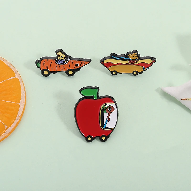 الكرتون الرسوم المتحركة أفلام المينا دبابيس منخفضة دودة أبل سيارة هوت دوج سيارة ماجيكال تاون دبابيس شارة التلبيب مجوهرات هدايا للأصدقاء