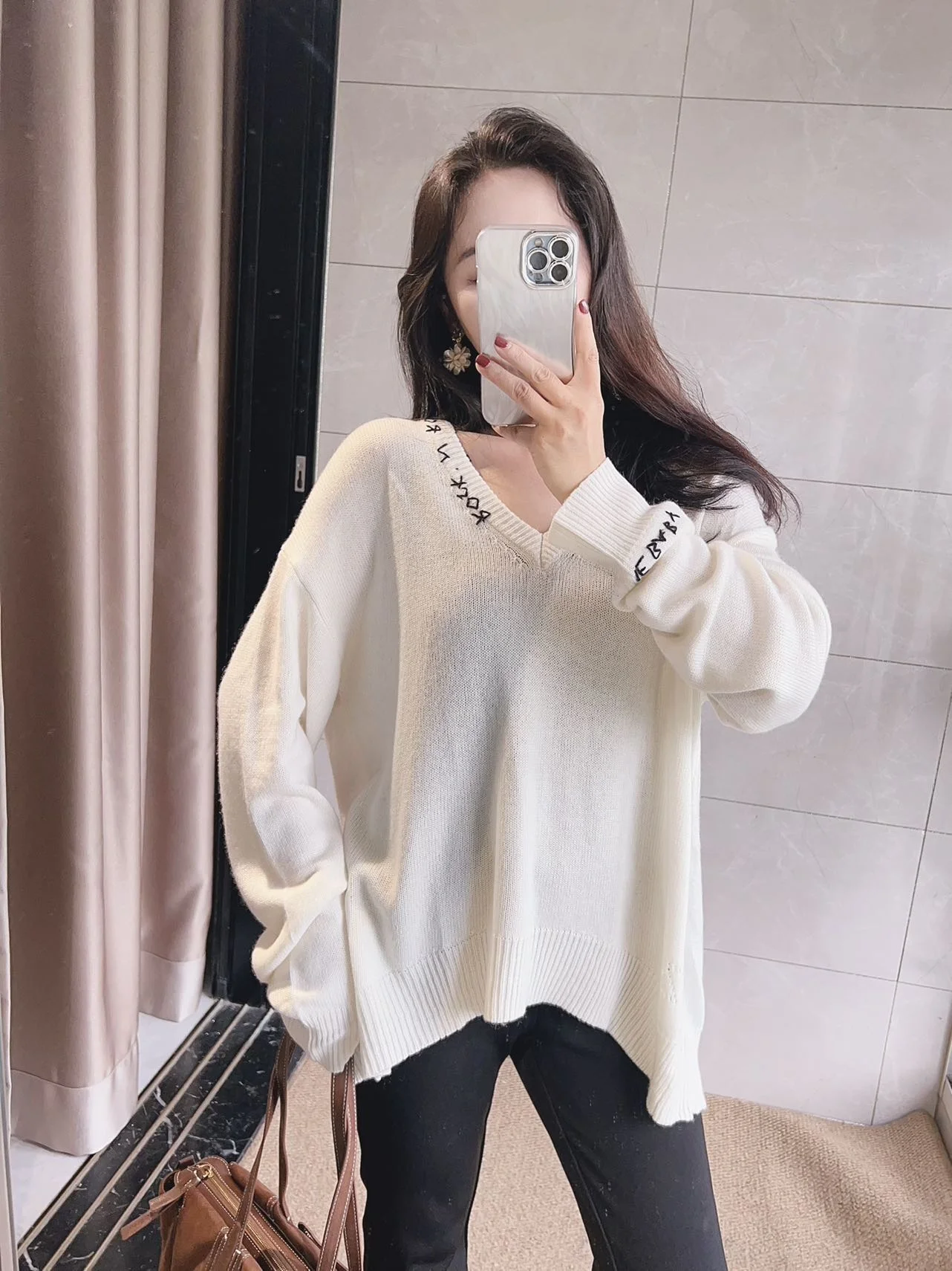 

Мягкий вязаный свитер с вышивкой, V-образный вырез, свободный крой, женский, модный, во французском стиле, удобный, повседневный, осенний топ