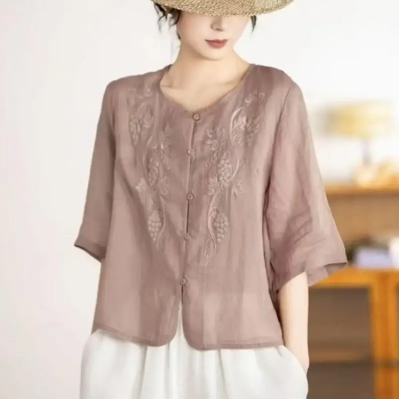 أنيقة الصيف القطن الكتان العرقية نمط التطريز خمر الملابس بلايز قمصان للنساء ملابس الشارع الشهير موضة غير رسمية