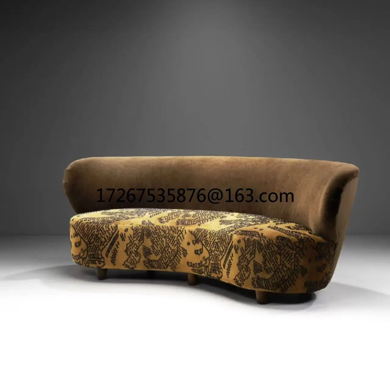 

Tiger pattern crescent arc sofa light luxury leisure sofa French retro living room popular niche B & B