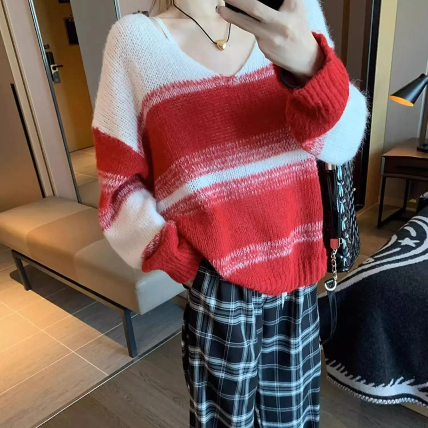 Loose Design Of Red V-Neck Sweater With Gradual Change Women Gentle Sweet Girlish Korean Style Soft Cozy Prevalent Color Daily