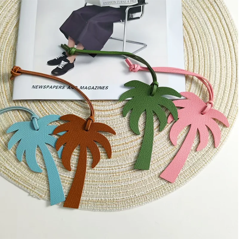 Latest Design PU Leather Palm Tree Maple Leaf Keychain Key Chain For Women Bag Charms Backpack Pendant Accessories