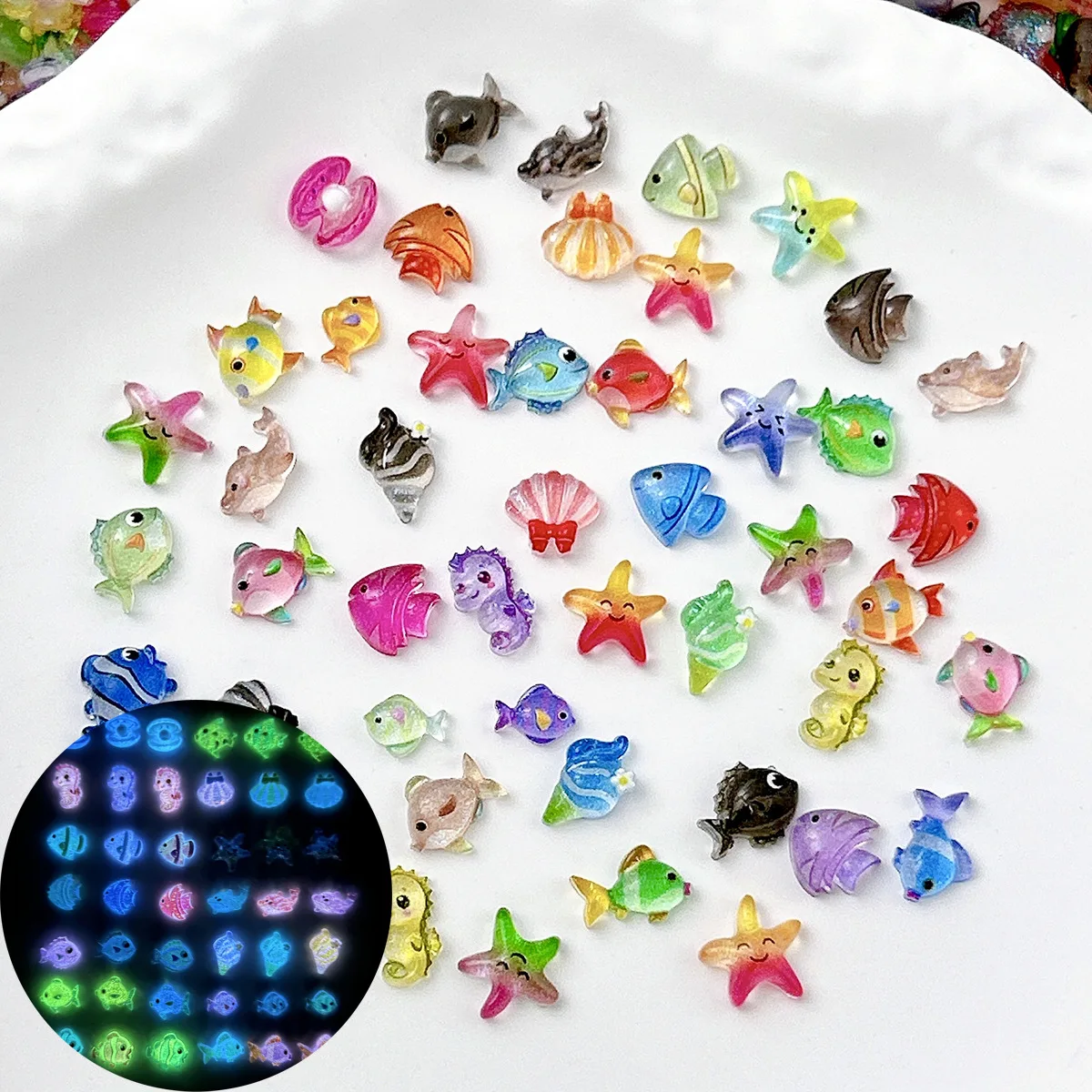 30PCS 3D Cartoon Creative Seahorse Starfish Nail Charms Translucent Luminous Colored Shell Fish Nail Art Decorations DIY Nails