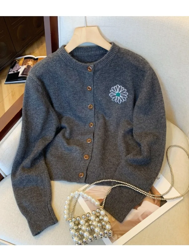 

Autumn Winter Women's Knitted Cardigan Sweater Embroidered Daisy Pure Color round Ne Button up Top Loose Fit Sweet Sle