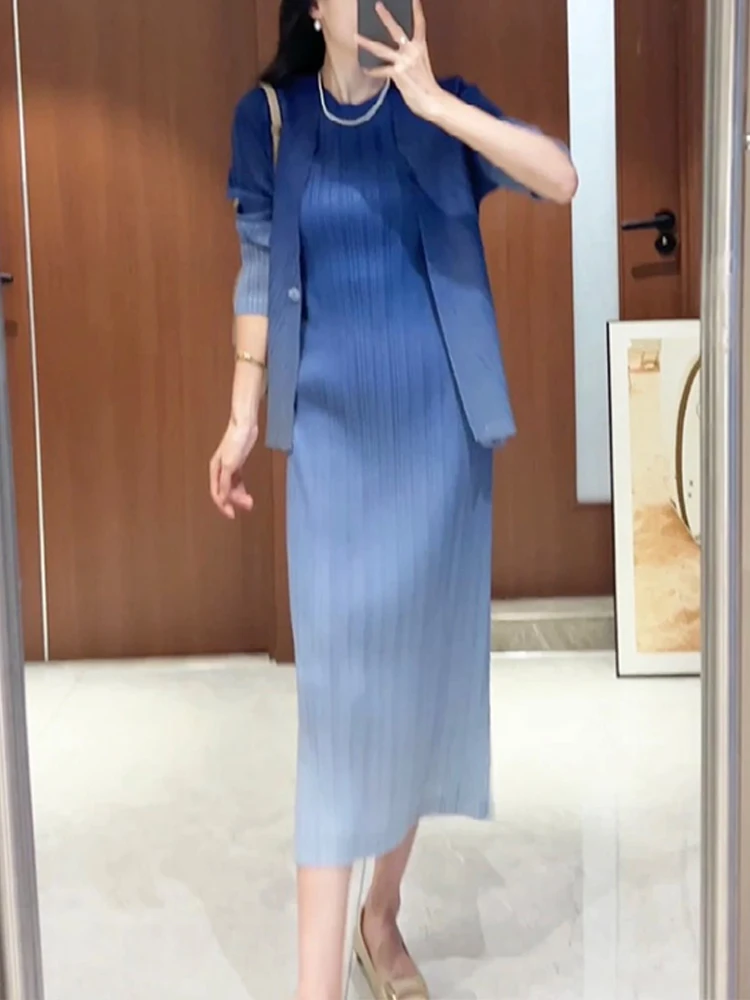 Women Gradient Colour Set Single-Breasted Long-Sleeved Top Round Neck Sleeveless Dress 2025 Autumn New Fashion Casual Set