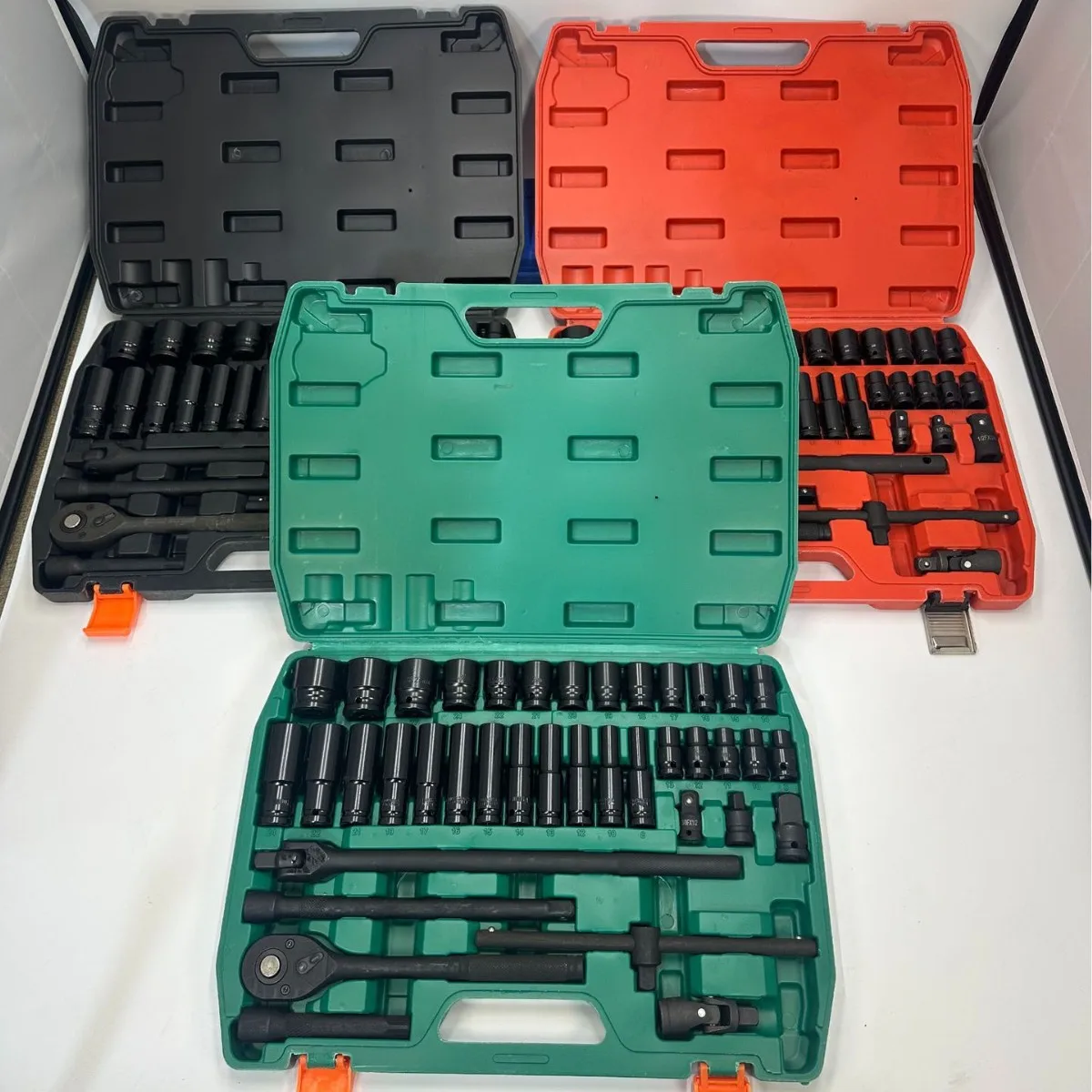 A complete set of ratchet wrench sleeve connector, auto repair tool sleeve set, large quantity discount.