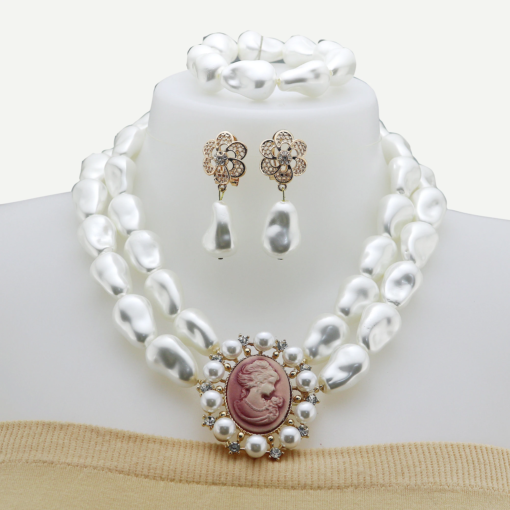 

Luxury Design Shell Beads Jewelry Set For Women Quality Trending Dubai Necklace Earrings Bracelet And Ring Wedding Party Gift -X