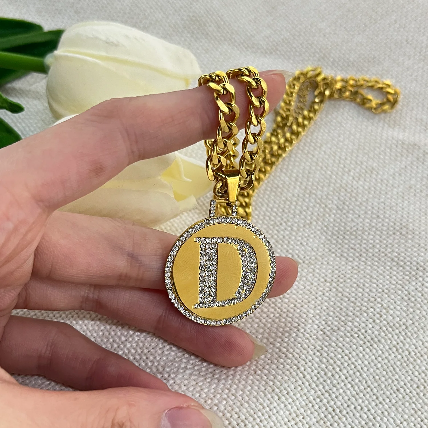 

Персонализированный кулон из нержавеющей стали с бриллиантами на заказ «D» круглый кулон с кристаллами в стиле хип-хоп блестящее ожерелье подарок для мужчин