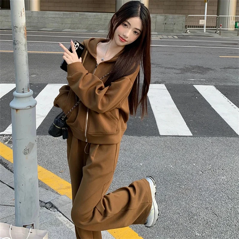 

Японский повседневный спортивный комплект с широкими брюками для женщин, весом 300 фунтов, новинка осени 2023 года, кардиган с капюшоном, толстовка, комплект из двух предметов