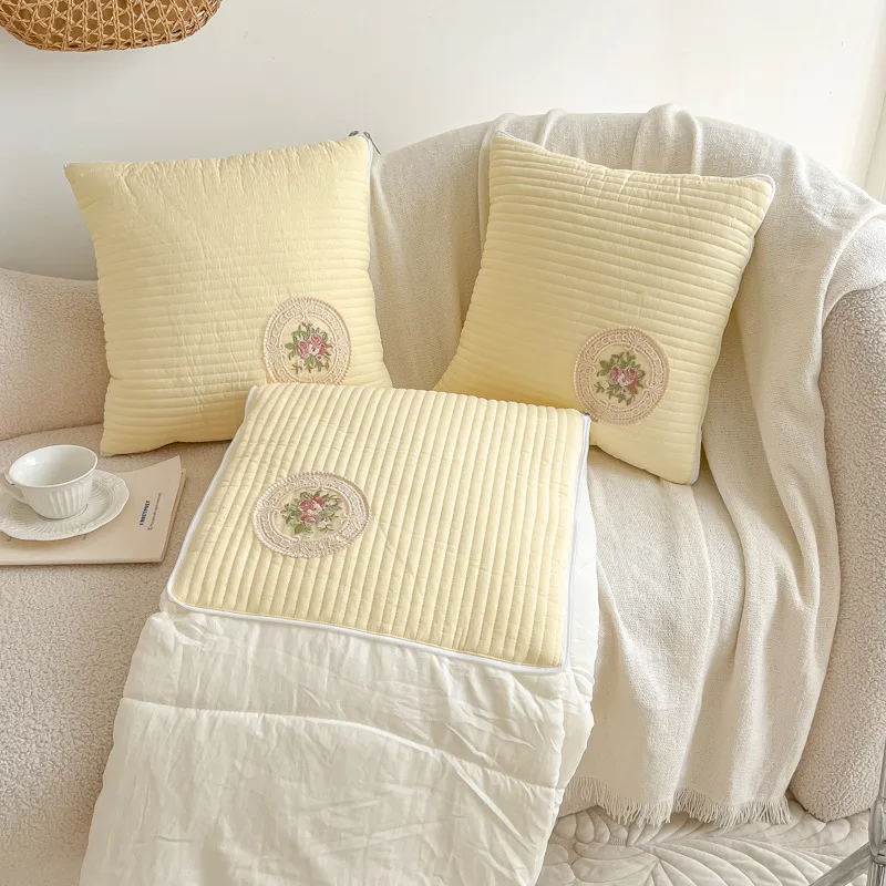 Новая корейская версия стеганого хлопка двойного назначения с вышивкой, монтируемая в автомобиле офисная подушка для сна, диванная подушка, одеяло