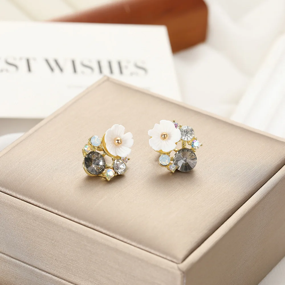 Cute Small White Flower Stud Earrings for Women Red Grey Blue Purple Round Rhinestones Earrings Trendy Sweet Jewelry Gift