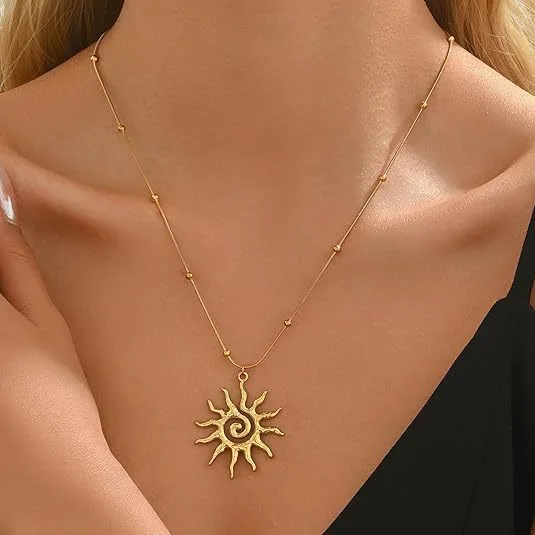 Vintage Chunky Spiral Sun Pendant Necklace for Women Men Boho Ethnic Sun Flower Multilayer Necklace Beach Vacation Jewelry Gift