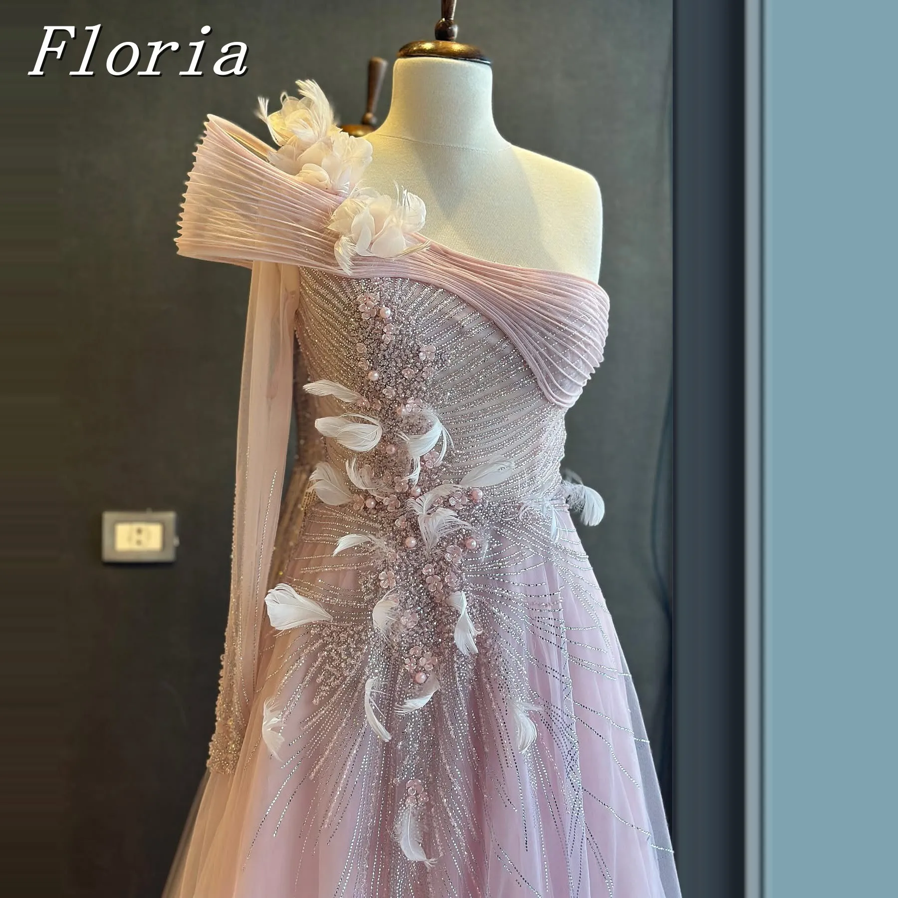 

Luxury One Shoulder Evening Dress Light Pink Princess Feathers Prom Dresses Elegant Beaded Floor-length Fairy Dress Customized