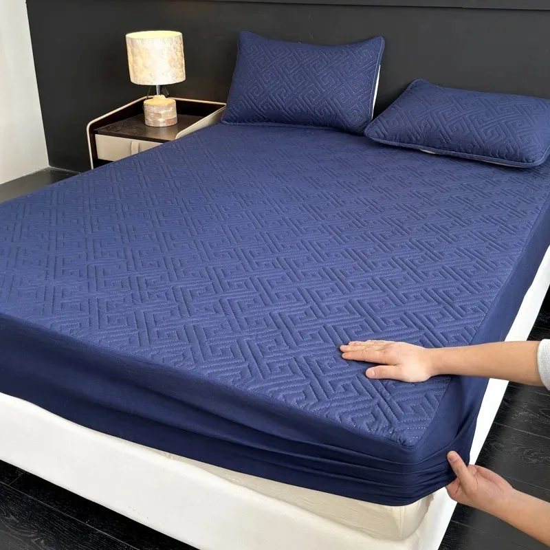 Leak Proof Reusable Mattress Pad, Waterproof Bed Cover for Elderly Incontinence, Soft Breathable Fitted Protector Washable