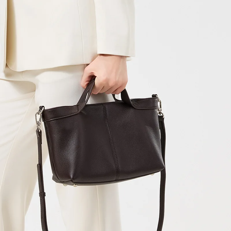 

Женская модная сумка-тоут 2026 года: новинка, тренд, большая вместимость, повседневная, для работы, на плечо