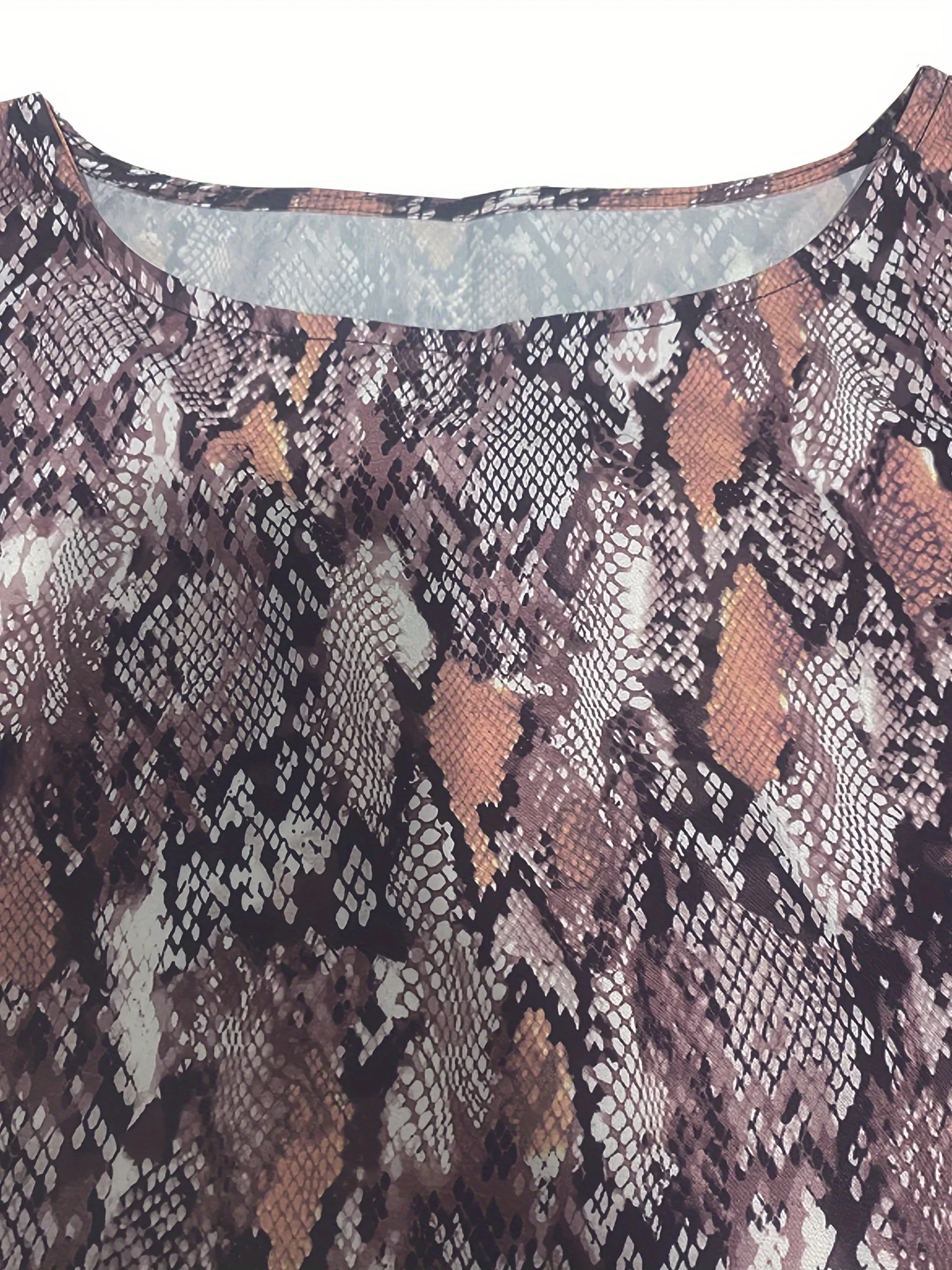 

Women's Autumn Casual Snakeskin Print Blouse Puff Sleeves and Crew Neck Top