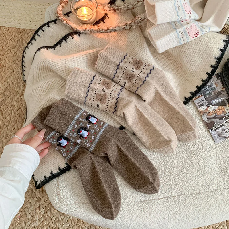 

4 Pairs Autumn Winter Thick Warm Casual Mid Tube Wool Socks Fashion Cute Cartoon Ankle Socks Kawaii Thermal Socks High Quality