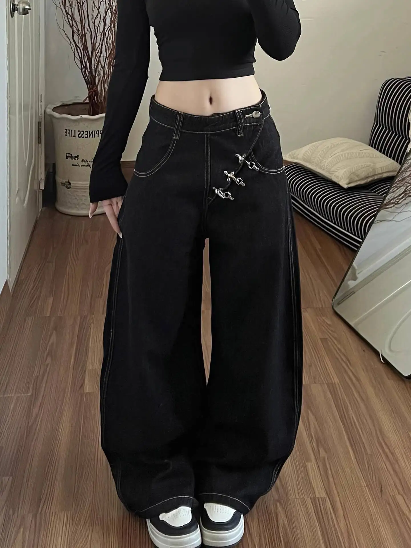 

2026 New American Style Black Asymmetric Fly Buckle Wide Leg Jeans Cleanfit Blade Pants For Men Handsome Straight Trousers